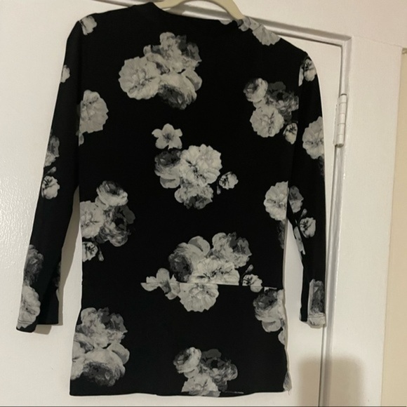 Ellen Tracy Black Floral 3/4 sleeve Top Size X-Small - Picture 10 of 11
